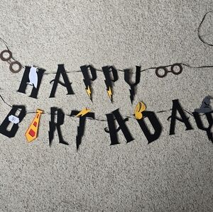 🪄Party: Harry Potter Theme Cups, Plates, Napkins, Felt Cupcake Toppers & Banner